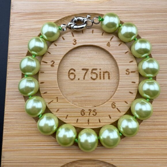 Green Glass Pearl Bead Bracelet With Silver-Tone Clasp Ladies Jewelry - Picture 6 of 6